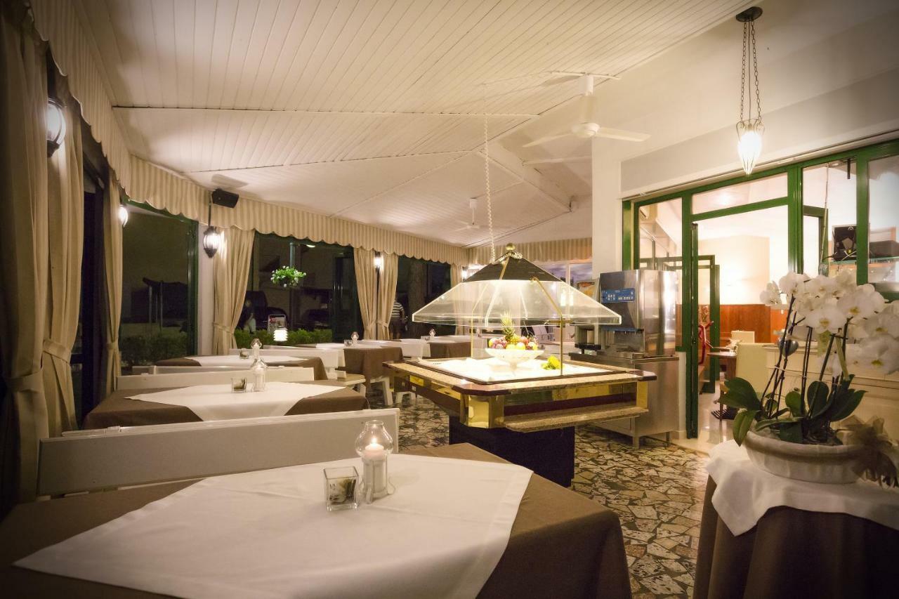 Hotel Marilu Eraclea Mare Exterior photo