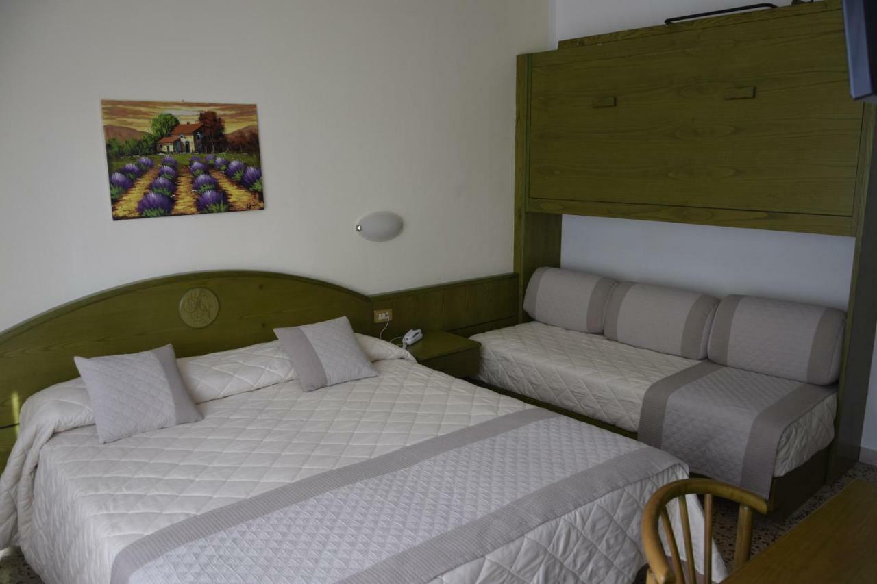 Hotel Marilu Eraclea Mare Exterior photo