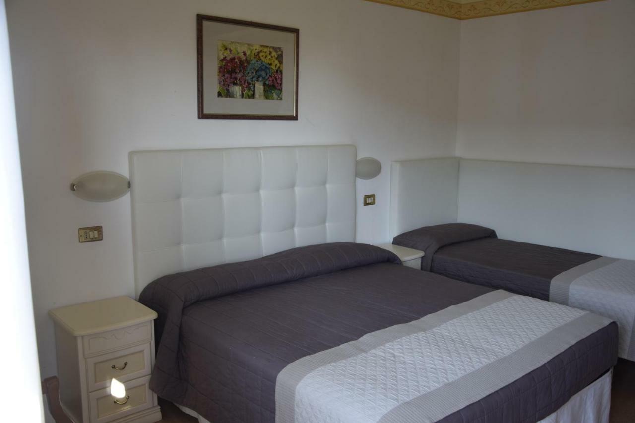 Hotel Marilu Eraclea Mare Exterior photo
